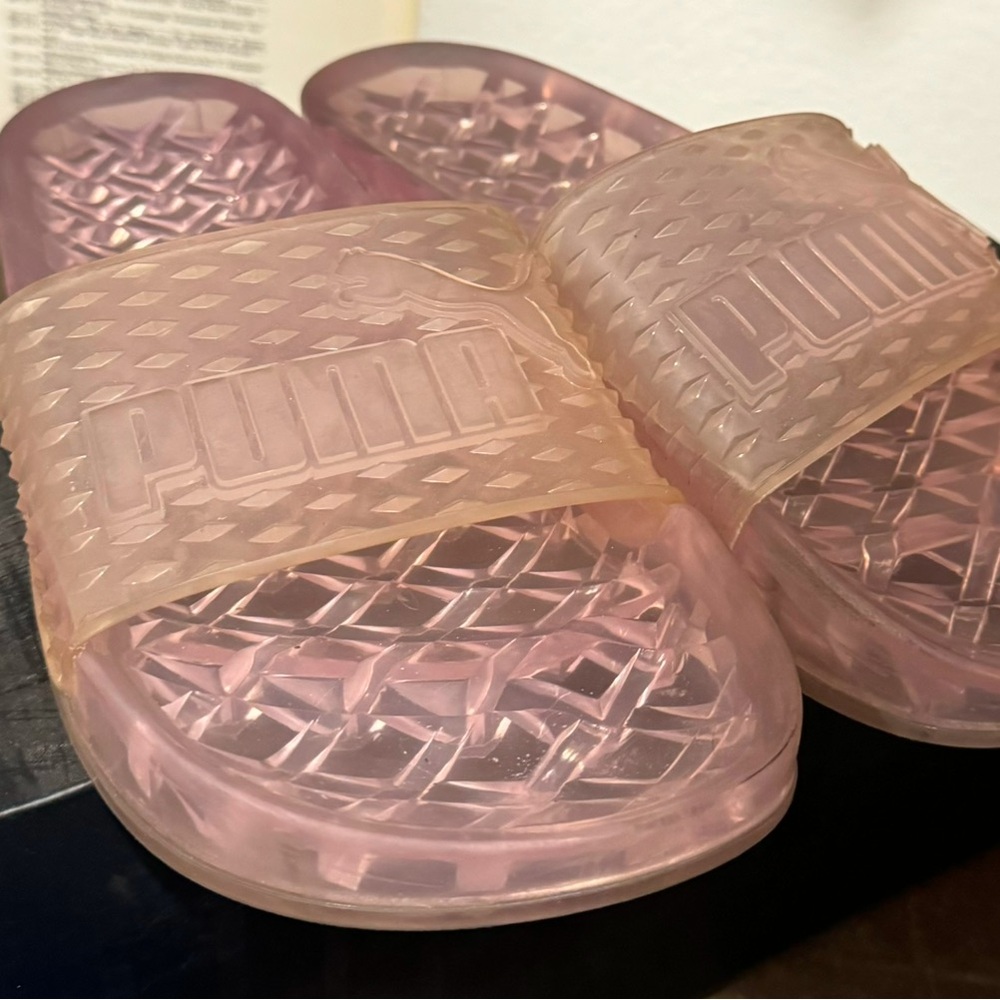 Fenty x puma jelly slides